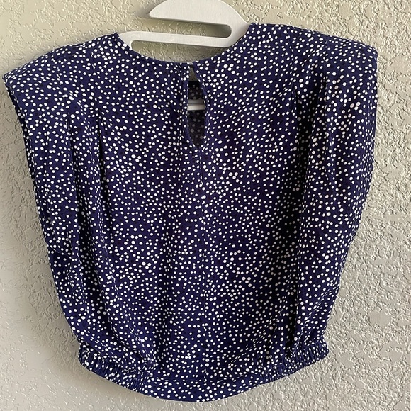 CLOSET CLOSING Express crop top, shoulder pads & keyhole back elastic waist  XS - Picture 5 of 9